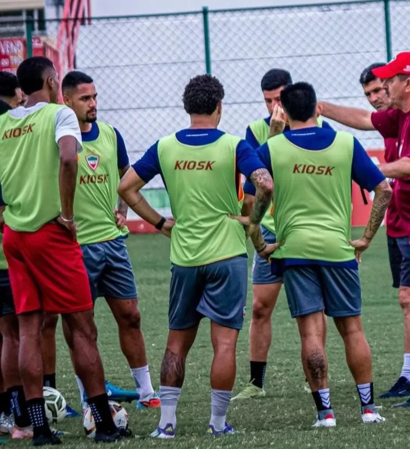 Jogadores do CSE suspendem treinos por salários atrasados