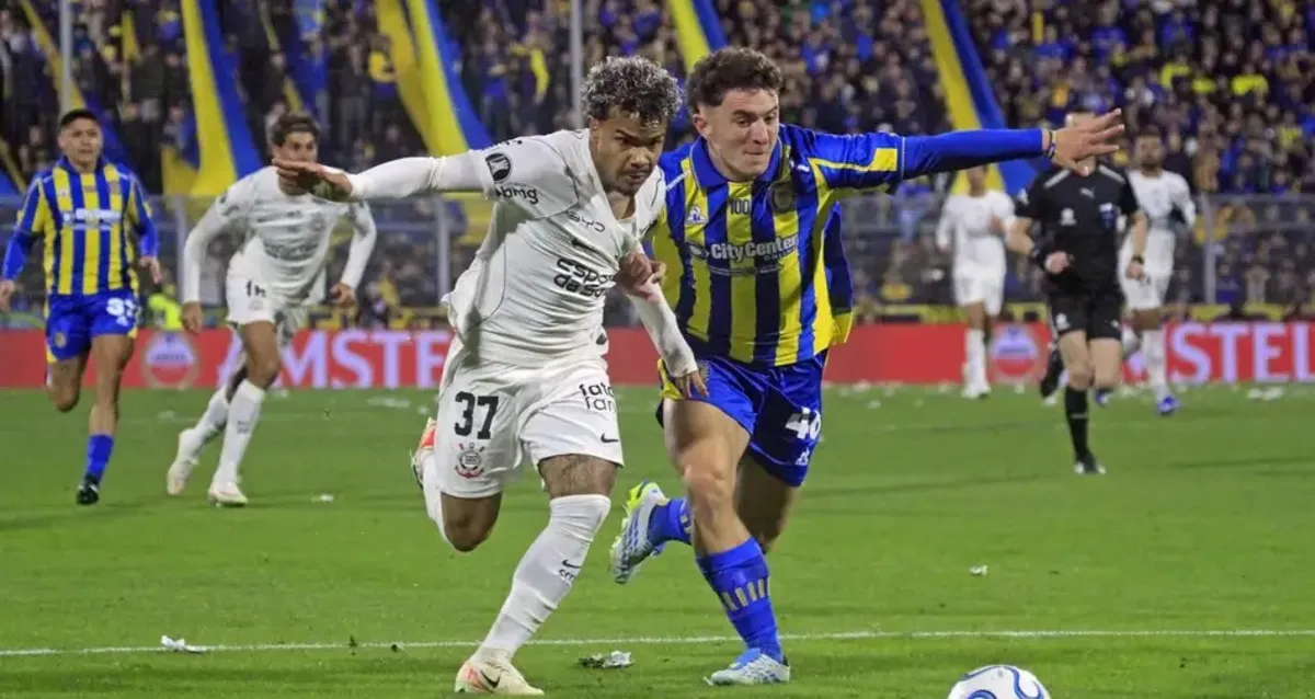 Com um a menos, Corinthians empata com Rosario e decide vaga em casa
