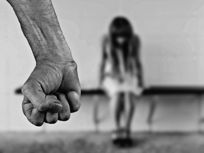 Mulher é agredida com socos por ex-companheiro no bairro Benedito Bentes