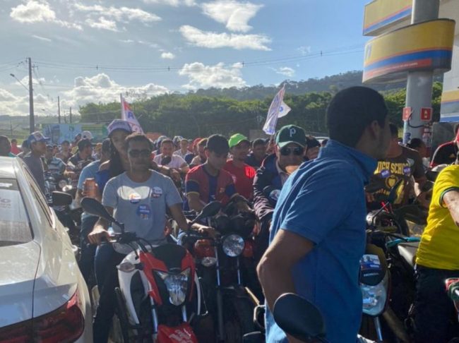 Juíza flagra distribuição de combustível em carreata de Rui Palmeira e dos Albuquerque