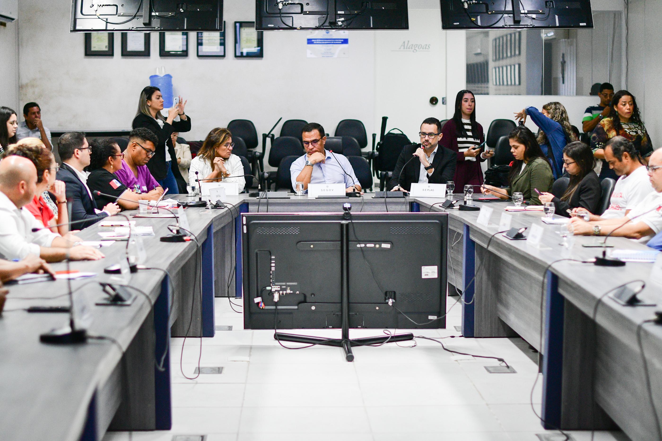Comitê de Negociação Sindical voltou a se reunir nesta segunda-feira (5)
