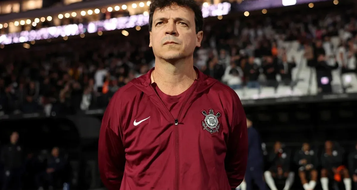 Líderes do elenco pedem e Corinthians mantém Fernando Diniz no cargo