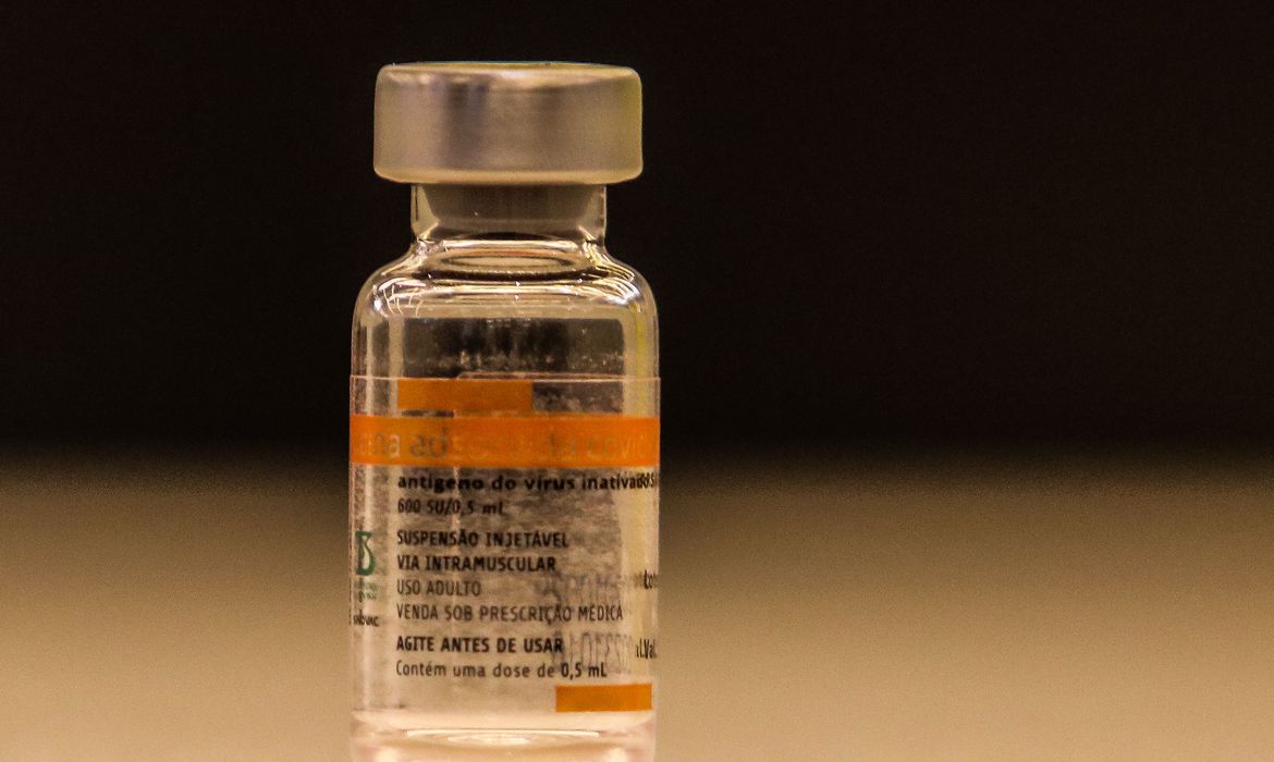 São Paulo compra 4 milhões de doses extras da vacina CoronaVac