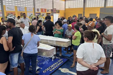 Luto no Agreste: Coité do Noia se despede das vítimas de tragédia com ônibus de romeiros