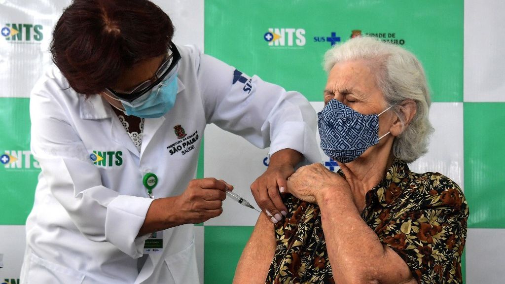 Covid-19: Sesau aguarda MS para aplicação de quarta dose da vacina