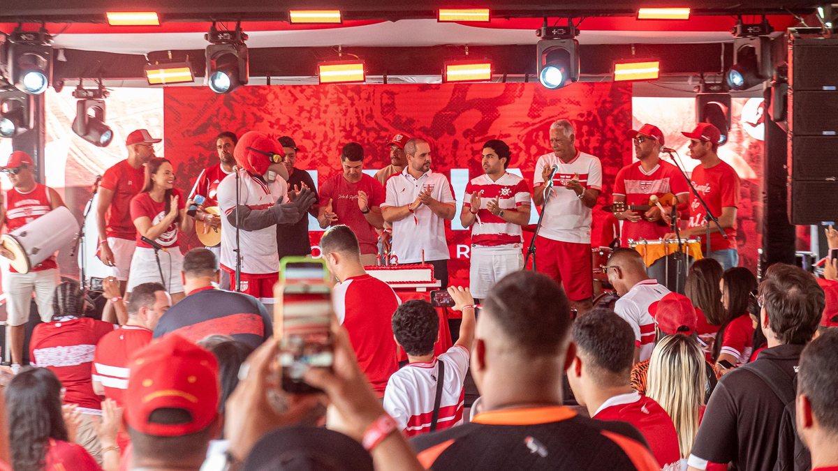 CRB celebra 113 anos com festa, música e jogos no Casarão