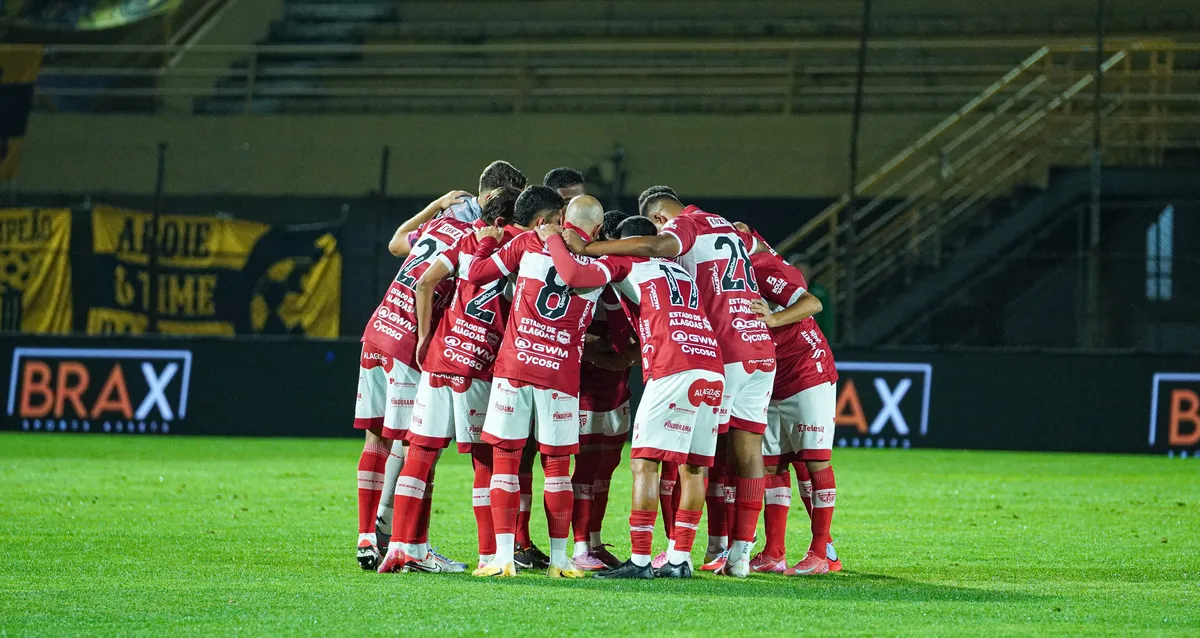 CRB tem sete jogadores pendurados para jogo decisivo na Série B