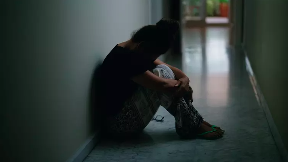 Mãe que facilitava estupro de filhas é condenada a 117 anos de prisão