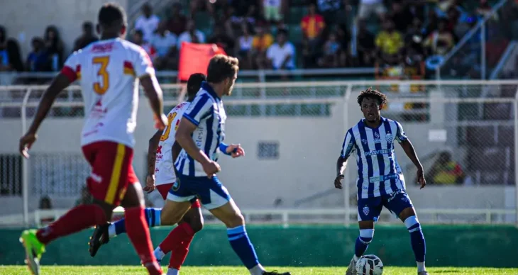 CSA deve repetir esquema com falso 9 contra o Betim na Série D