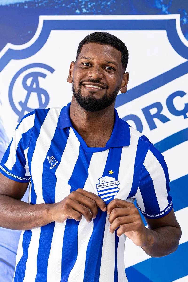CSA confirma contratação do zagueiro Mikael para disputa da Série D