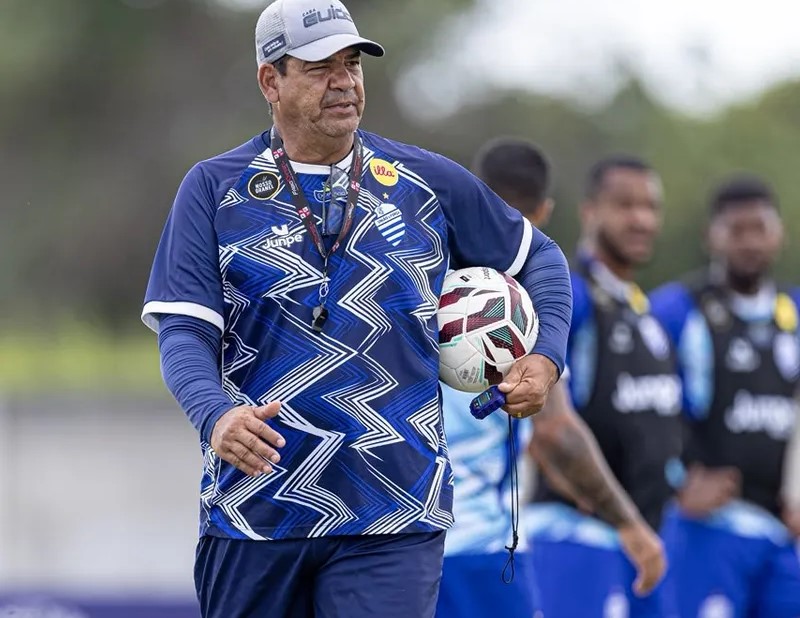 CSA encerra treinos em Maceió e Moacir prepara mudanças contra o Nacional-AM