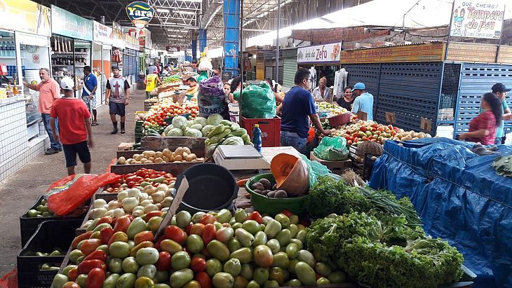 Veja o horário de funcionamento dos mercados neste feriado do dia (30)