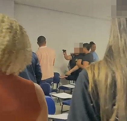 Caso da policial que sacou arma e ameaçou estudante será investigado pela Corregedoria da PC