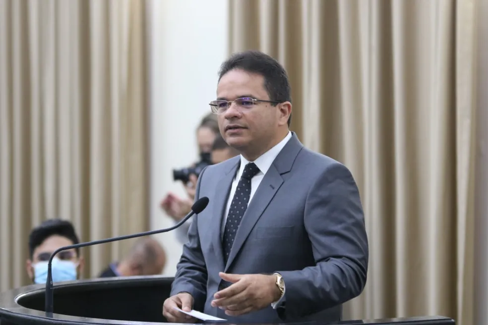 MV avisa que não vai apoiar nenhum “aventureiro” para o Senado