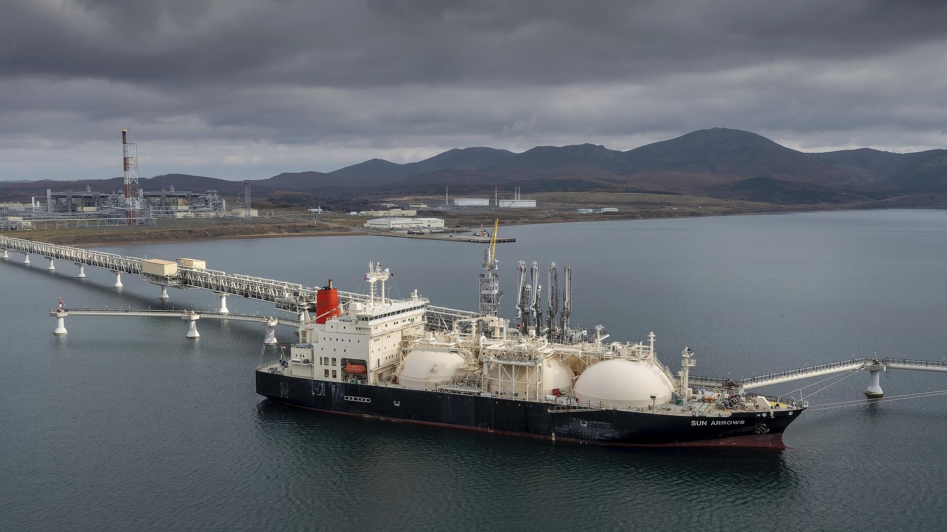 União Europeia amplia importação de gás natural liquefeito da Rússia
