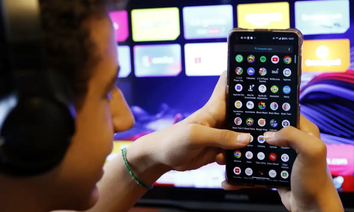CNJ estabelece autorização individual para influenciadores mirins em redes
