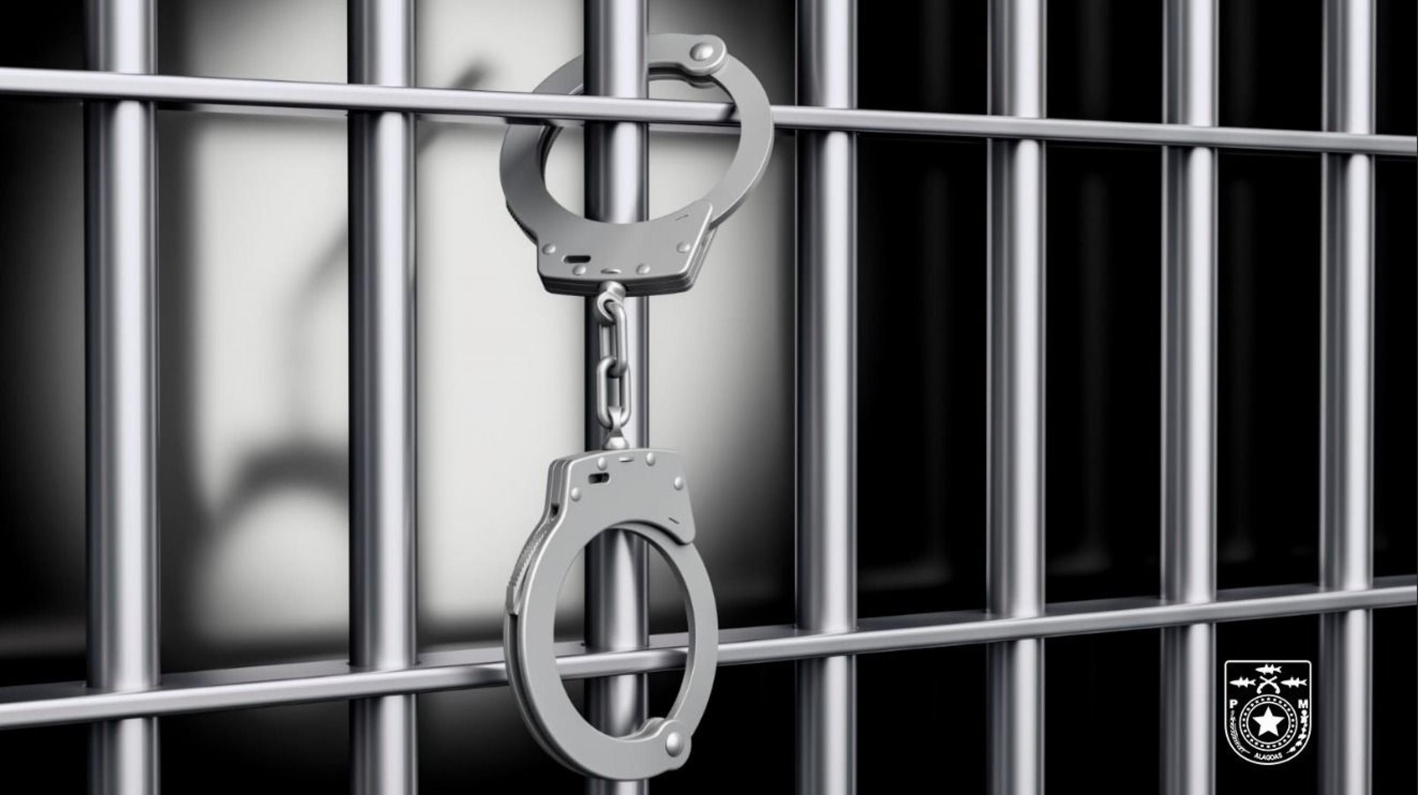 PM de Alagoas captura foragido por feminicídio em operação na zona rural