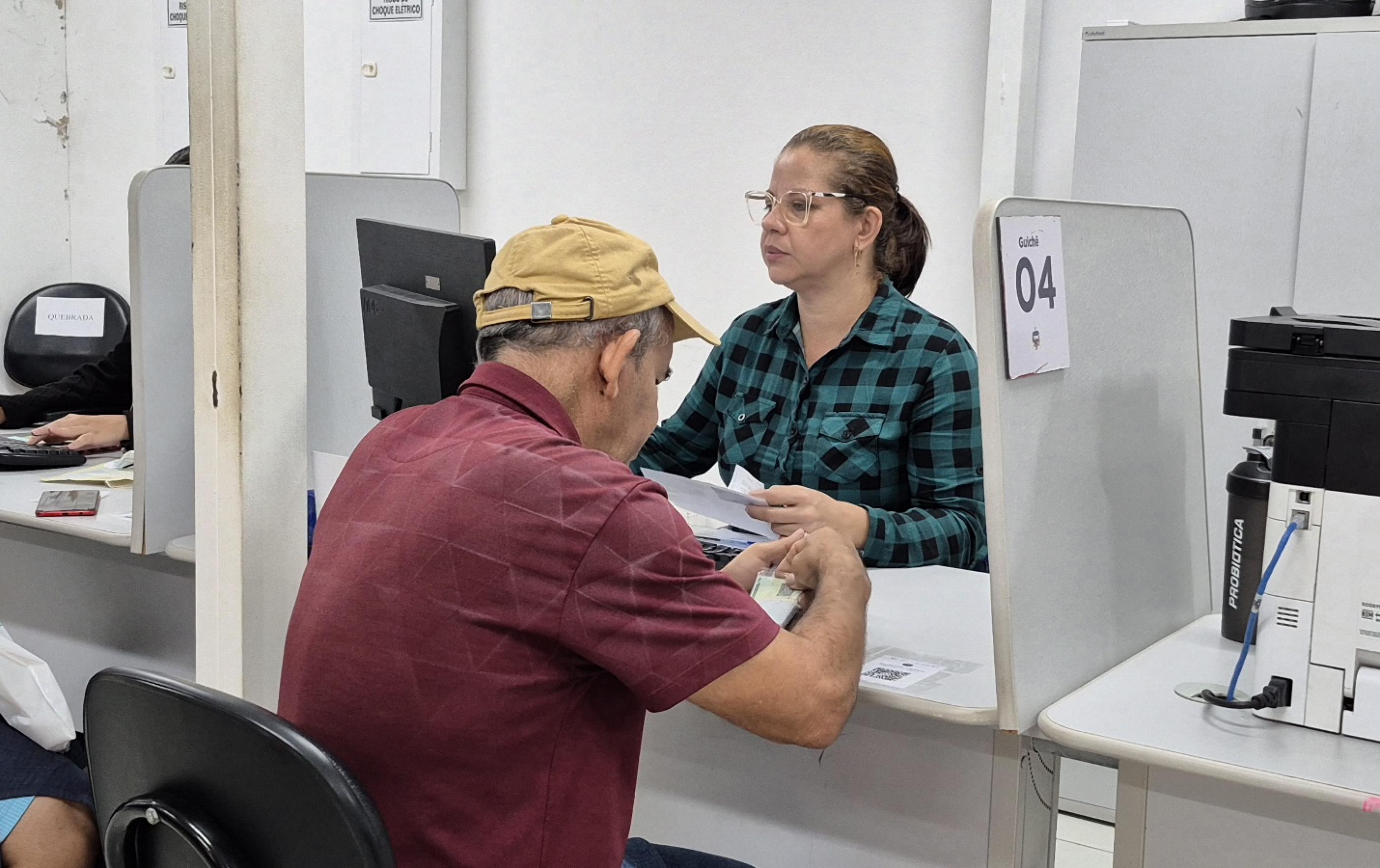 Confira os canais de atendimento presencial e digital para clientes da Casal