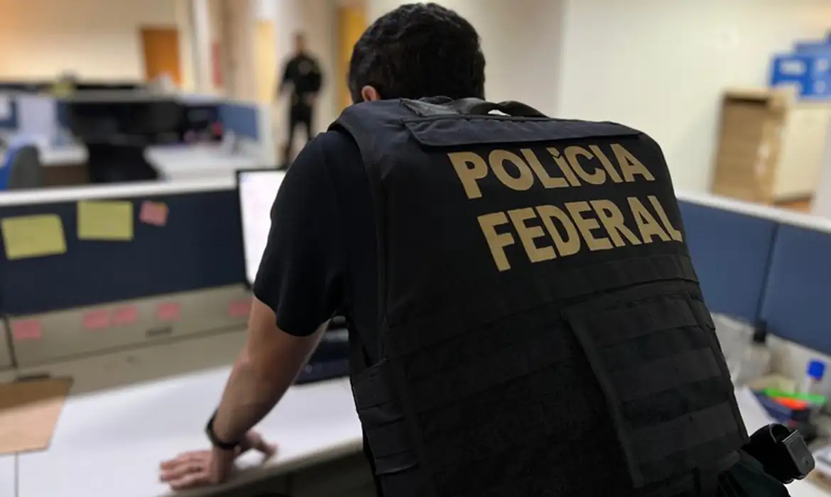 PF investiga envio de notas falsas pelos Correios em operação deflagrada em Maceió