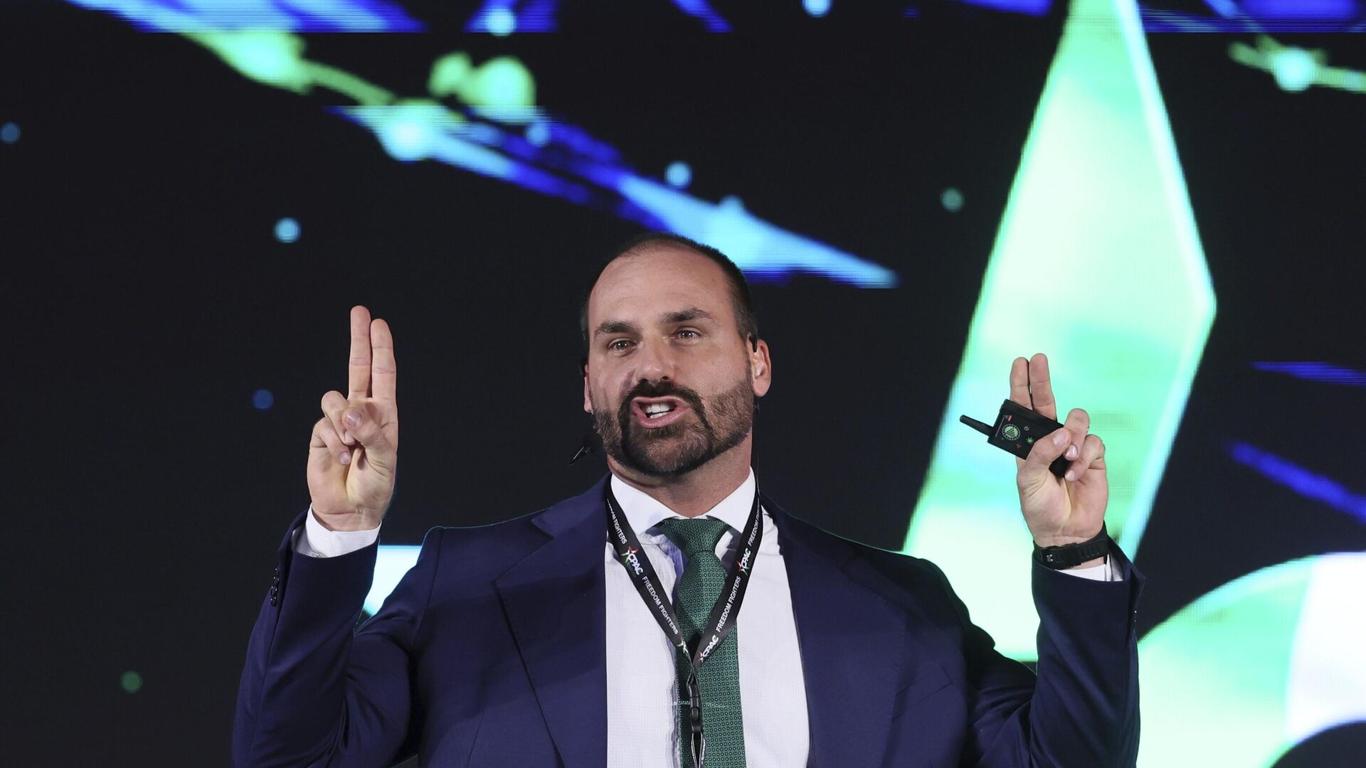 STF condena Eduardo Bolsonaro por coação em caso de tentativa de golpe