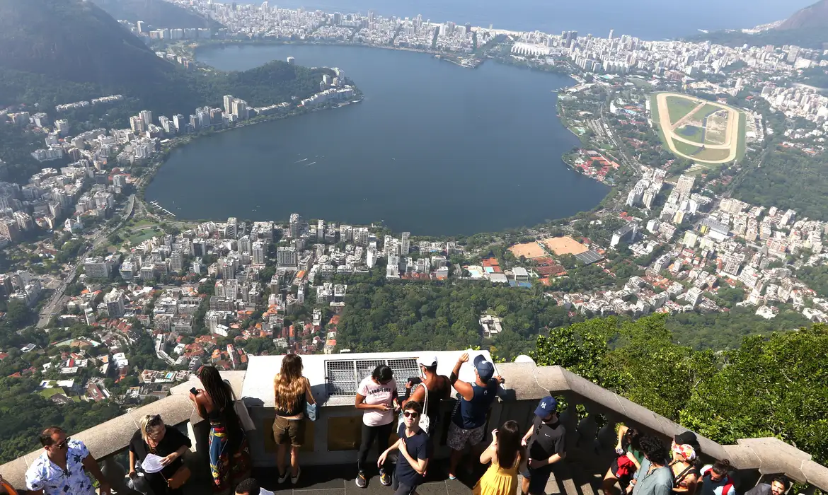 Rio de Janeiro deve receber 2 milhões de turistas estrangeiros no fim de ano