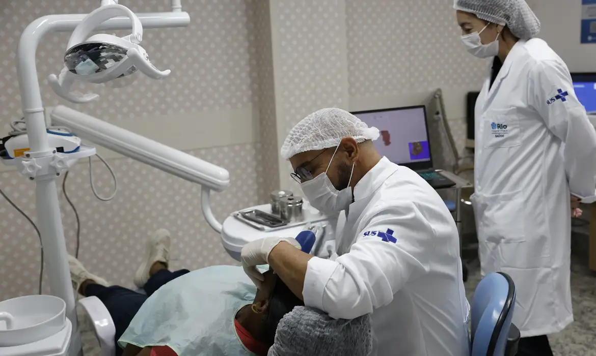 Novo piso salarial de médicos e dentistas é aprovado