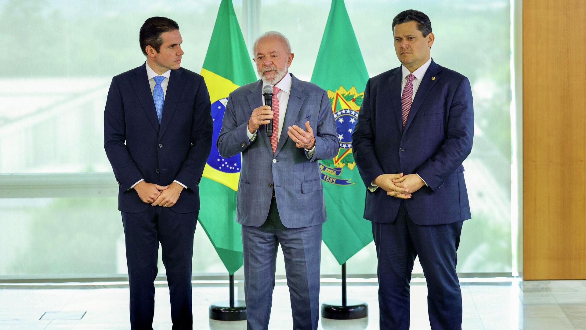Neutralidade de União Brasil, PP e Republicanos isola Flávio Bolsonaro