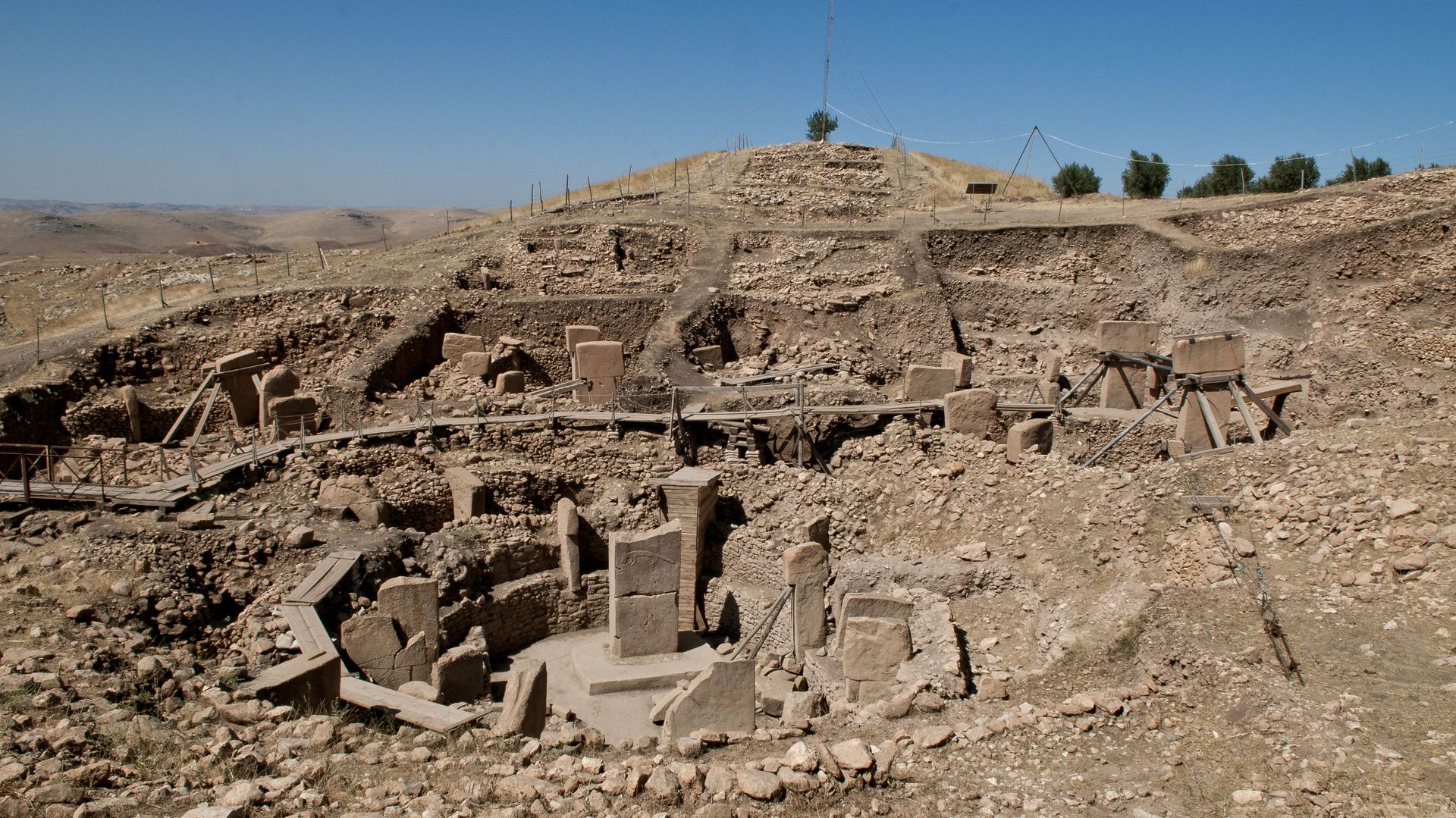Estatueta de 11 mil anos mostra humano montando leopardo na Turquia