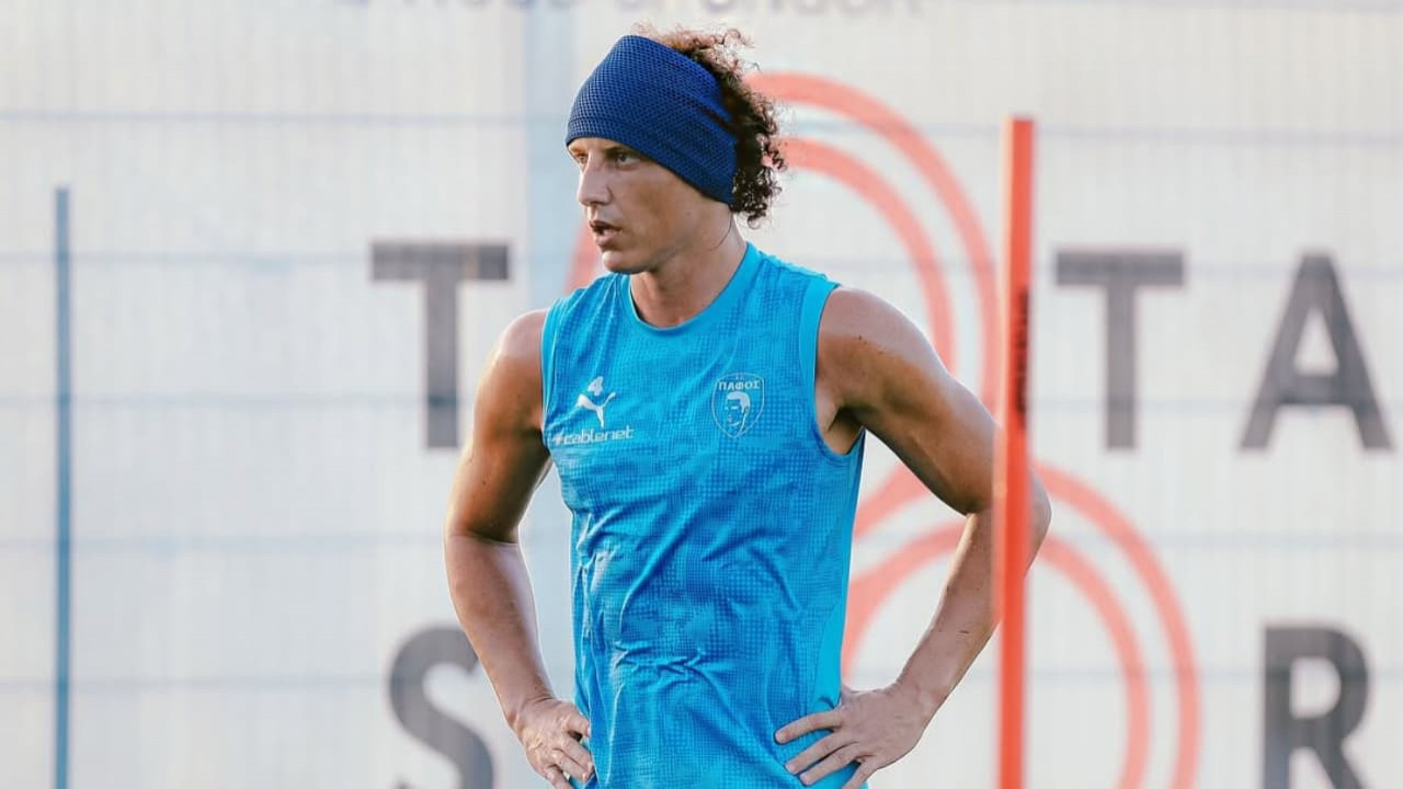 David Luiz admite mensagens com suposta amante, mas nega ameaças