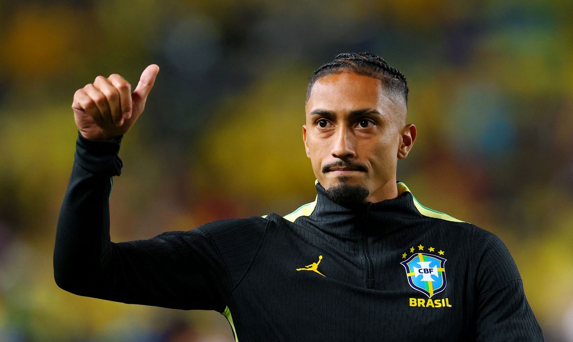 Raphinha treina com grupo e avança na recuperação para a Copa do Mundo