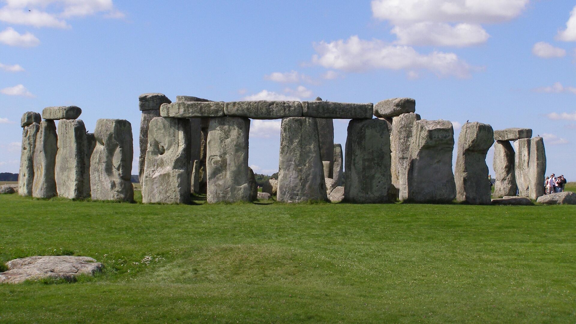 Estrutura de madeira de 5 mil anos revela culto solar anterior a Stonehenge