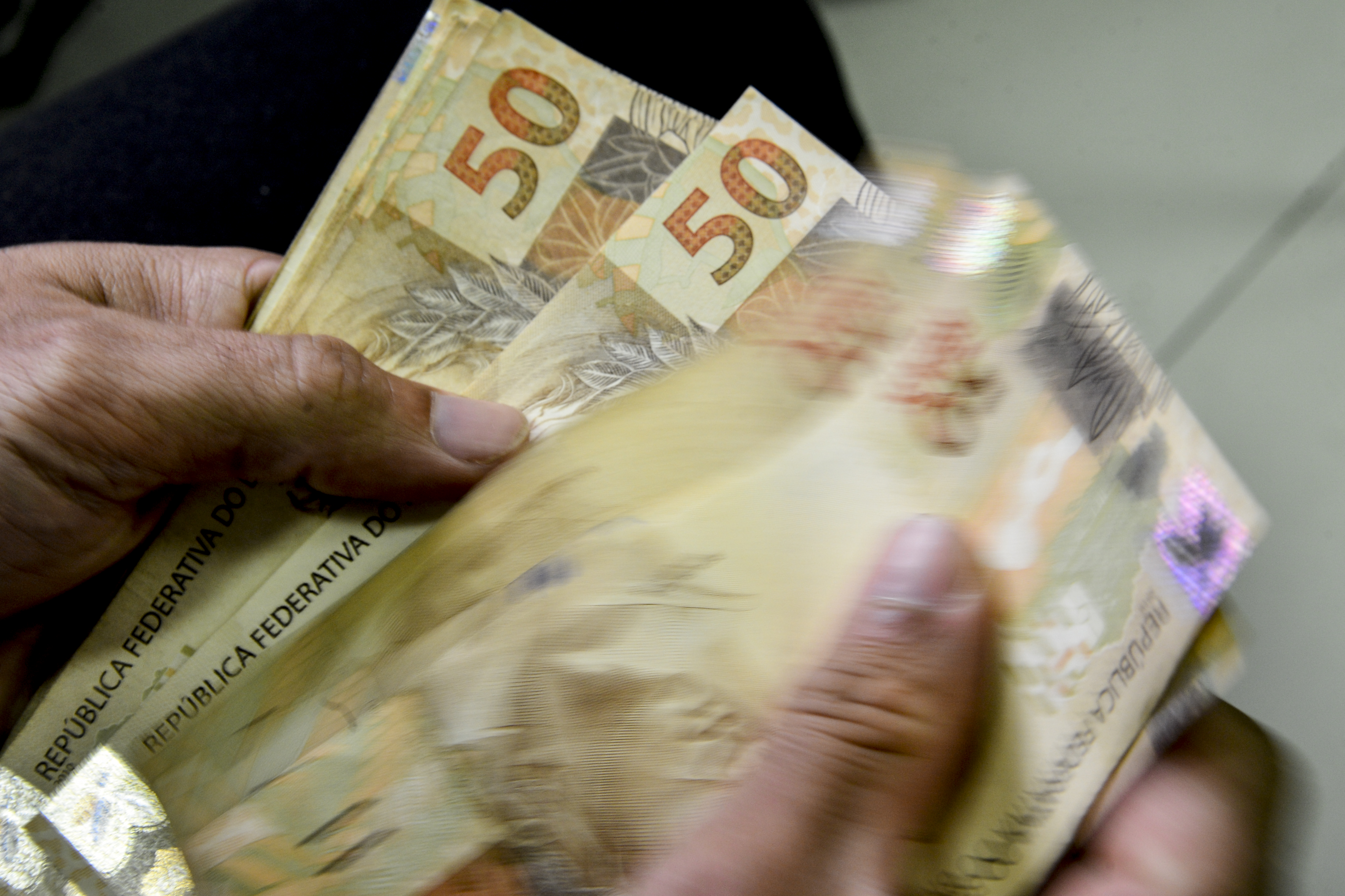 Governo convoca instituições financeiras para 3ª fase do Desenrola
