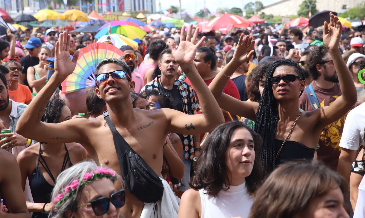 Dicas de saúde ajudam turistas a aproveitar o Carnaval sem riscos
