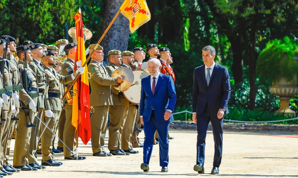 Lula alerta para riscos das apostas online e das big techs às famílias e à democracia