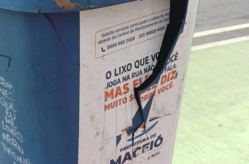 VÍDEO: jovem destrói papeleira com bomba na Praça Custódio de Melo, no Prado, em Maceió