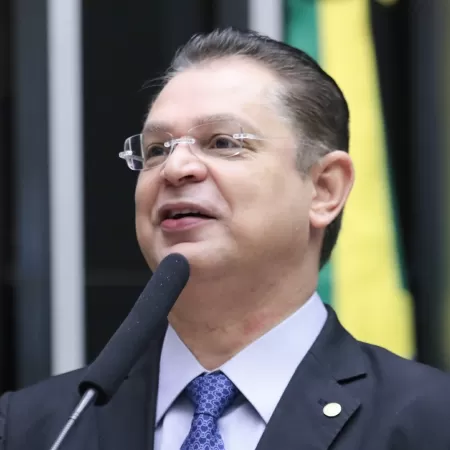 PL defenderá proposta alternativa para a escala 6x1 no próximo ano