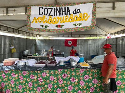 Natal Sem Fome: MST distribui mil refeições durante Ceia Solidária em Maceió