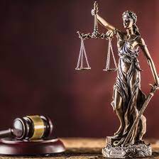 Pós-graduação em direito traz diferencial