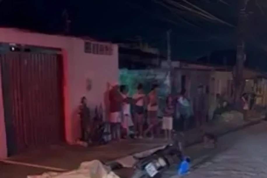 Dupla é morta a tiros em via conhecida como “Rua do Inferninho”, em Maceió