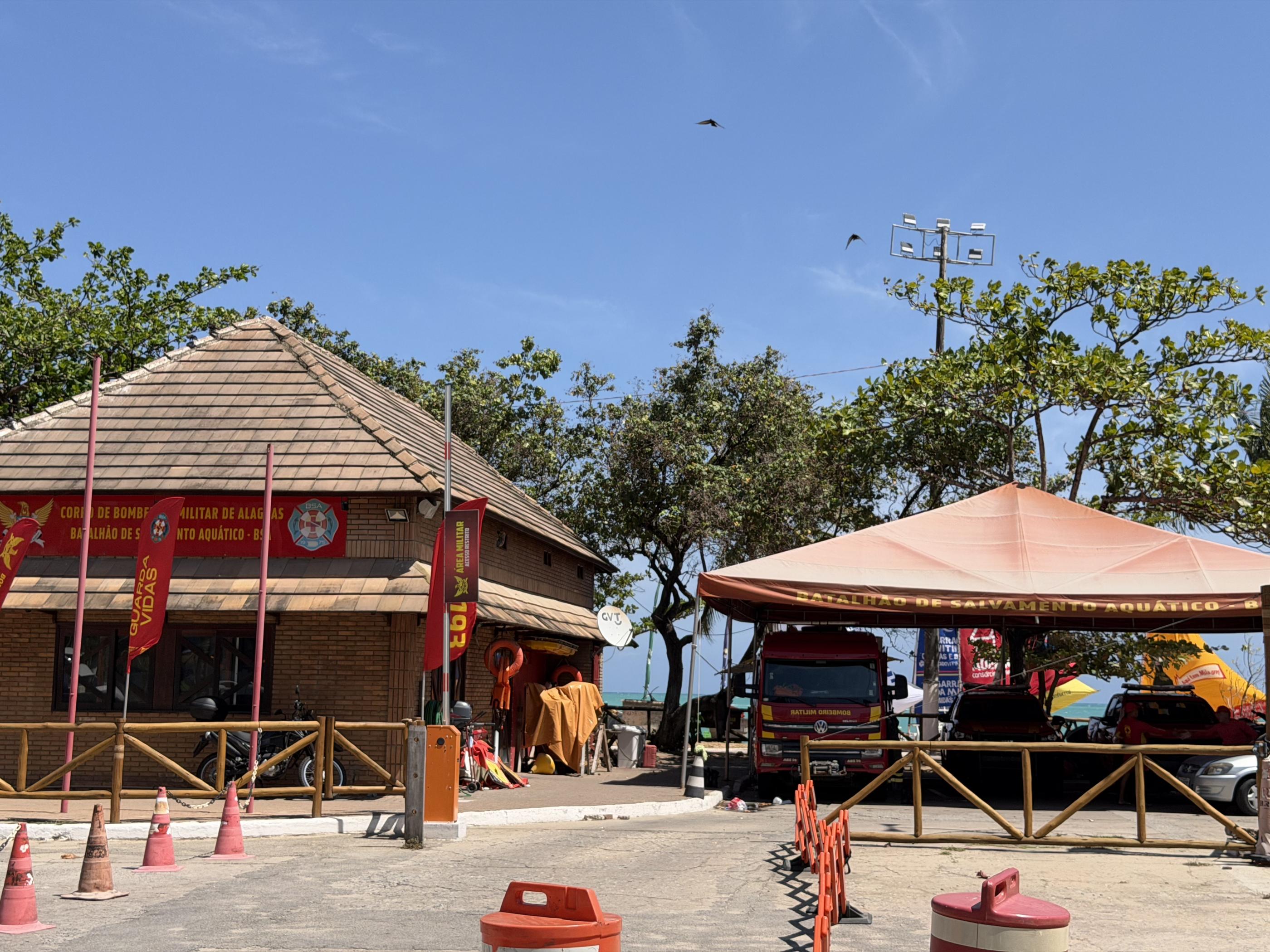 Corpo de Bombeiros reforça presença durante prévias carnavalescas na orla de Maceió