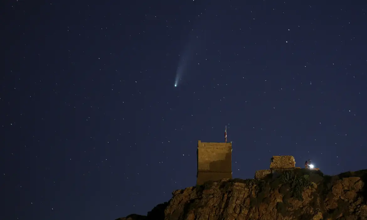 Chuva de meteoros Orionídeas poderá ser vista em todo o país nesta semana