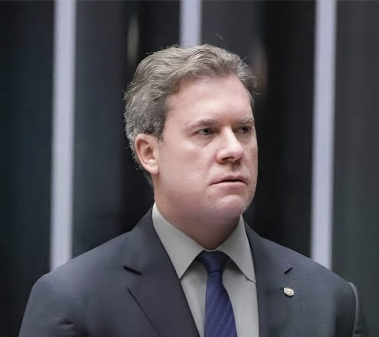 Marx Beltrão pede retirada de projeto sobre apps da pauta