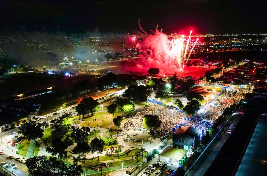 Réveillon de Todos Nós reúne milhares de pessoas e celebra a virada do ano em Maceió
