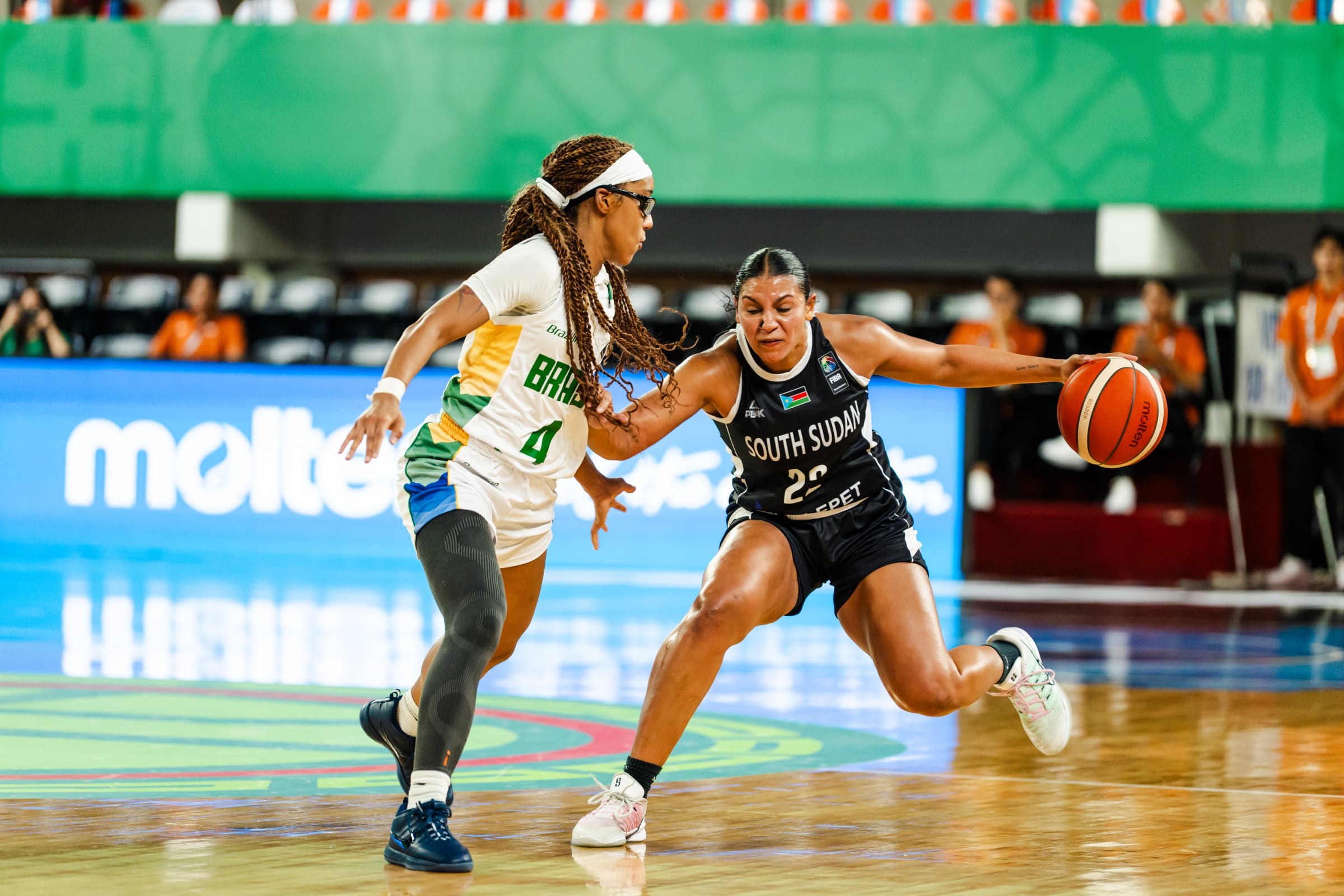 Brasil estreia com derrota no qualificatório para o Pré-Olímpico de basquete