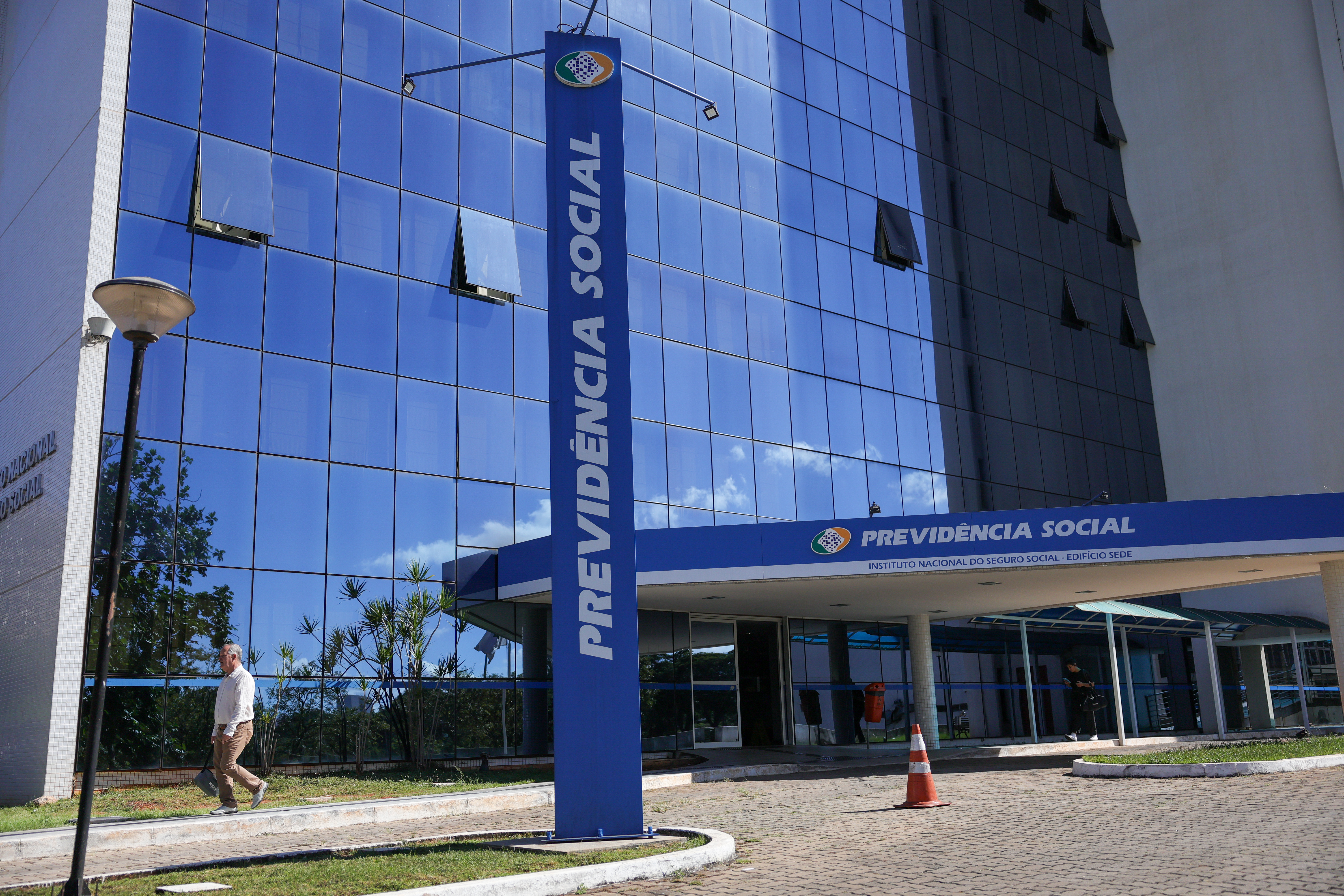 INSS libera empréstimo consignado sem exigência de biometria facial para aposentados