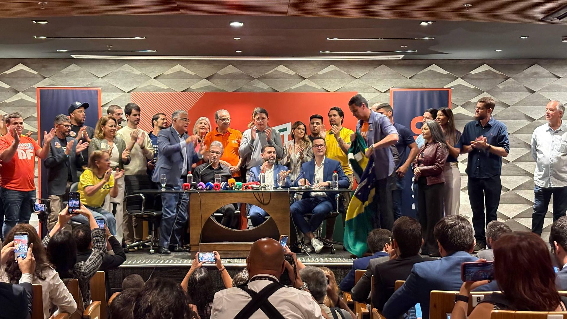 Novo oficializa candidatura de Romeu Zema à Presidência sem vice definido