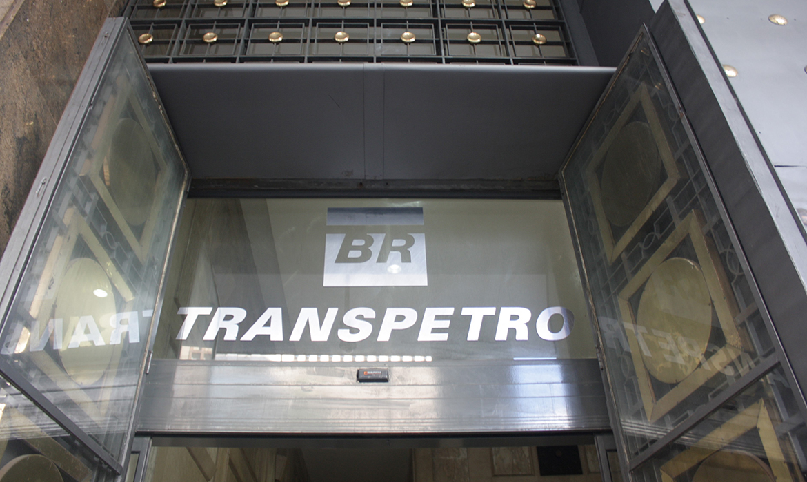 Transpetro lança concurso público com salários de até R$ 15 mil