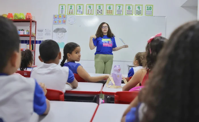 Seleção abre 200 vagas para professores de inglês em escolas públicas de Alagoas