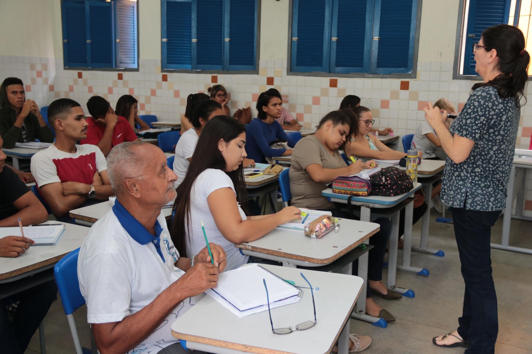 Educação oferece mais de 1.200 vagas em cursos do Pronatec FIC