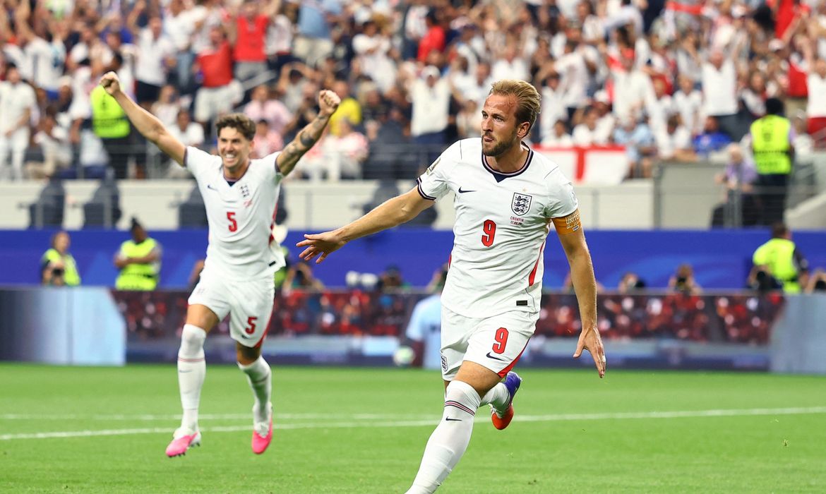 Harry Kane brilha e Inglaterra vence Croácia por 4 a 2 na estreia